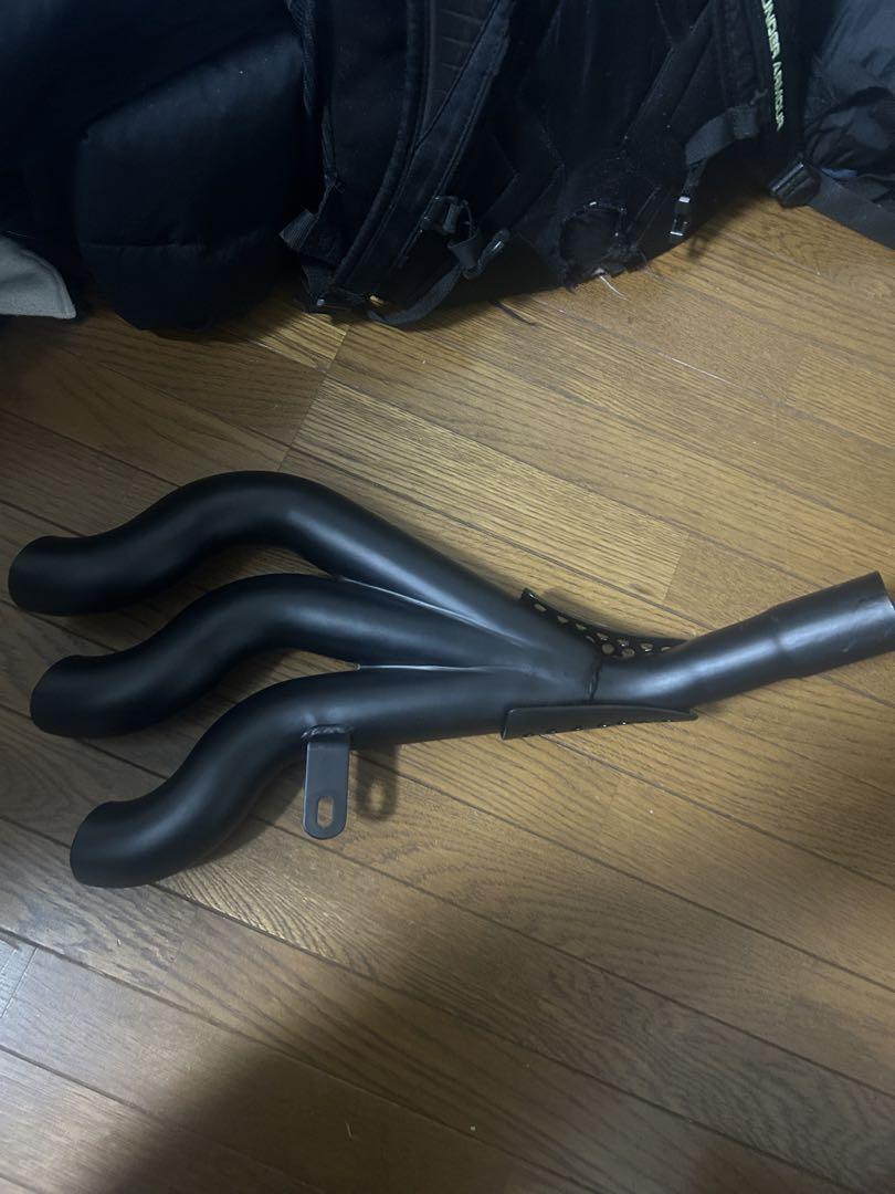 レブル250 3本だしマフラー。