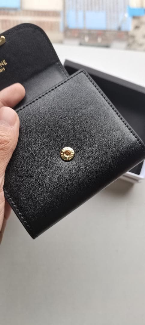 CELINE 三つ折り財布 2色セット | シンプルでエレガントなデザイン CELINE 三つ折り財布 2色セット | シンプルでエレガントなデザイン