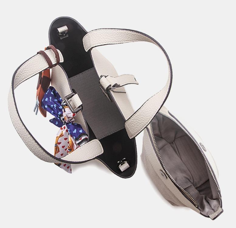格安好評 CHARLIE&KELLIハンドバッグ 藍色 1bNMH-m22082666235 チャーム付 再入荷格安