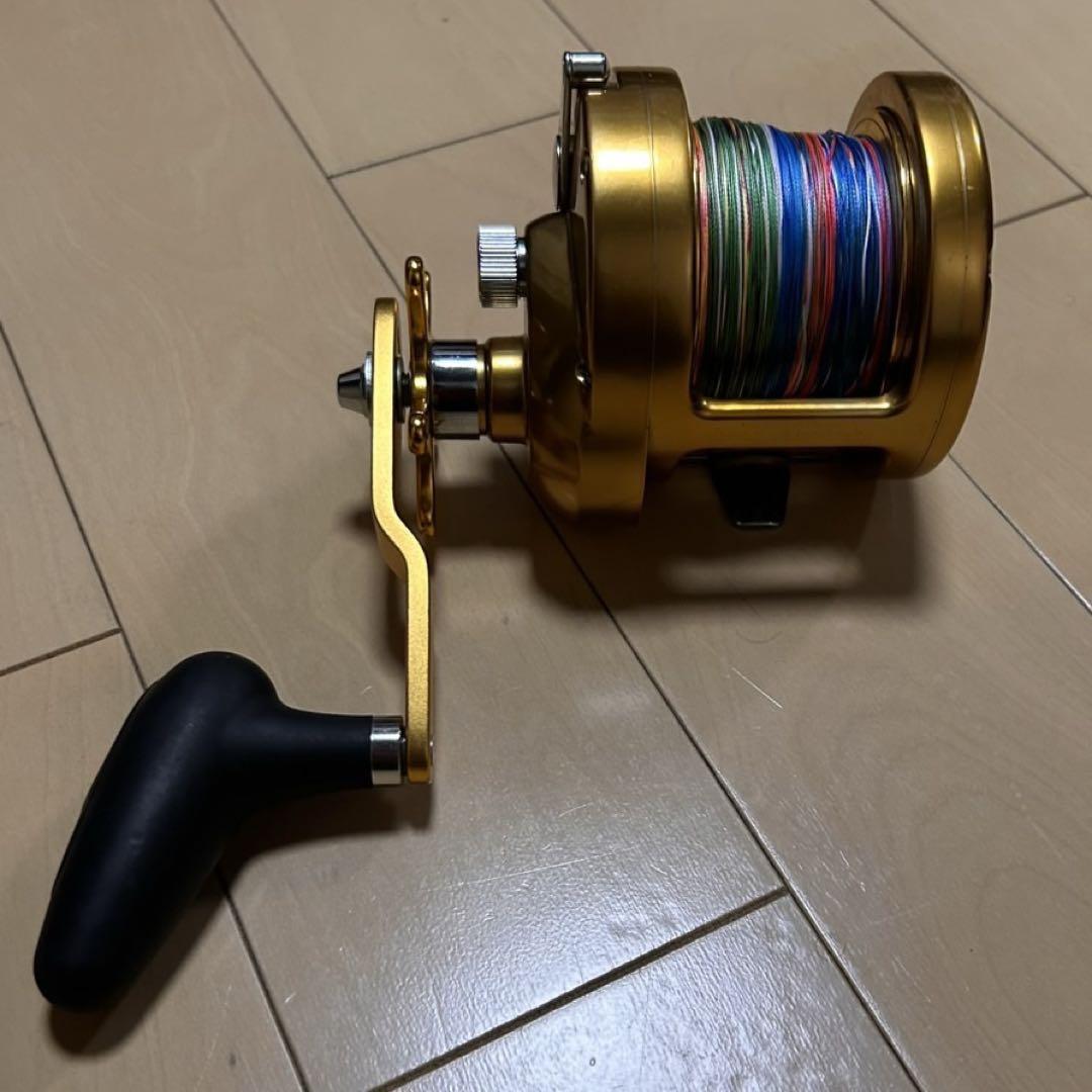トローリング　フィッシングリール　ゴールド
