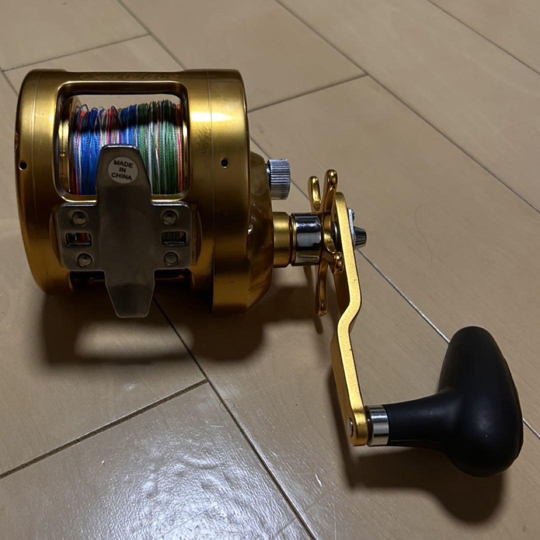 トローリング　フィッシングリール　ゴールド