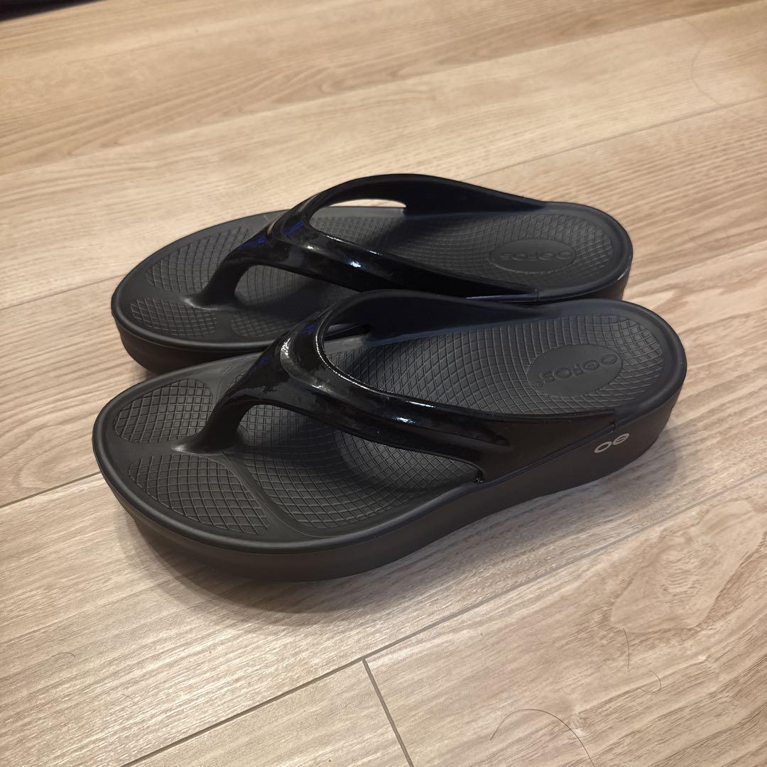 【極美品】OOFOS / OOmega