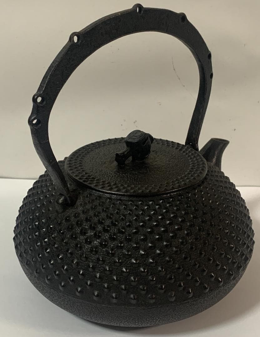 成龍堂鋳造所 斎峰 及川光正造 南部鉄器 宝珠形 鉄瓶 成龍堂鋳造所 斎峰 及川光正造 南部鉄器 宝珠形 鉄瓶