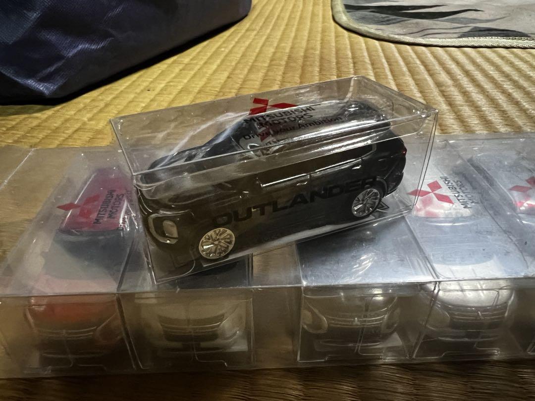 三菱アウトランダーPHEV ミニカー 9色セット 非売品