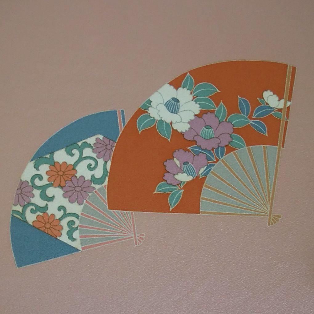 日本未入荷 正絹付下げ反物76(薄むらさき、扇に刺繍の花) 着物・浴衣