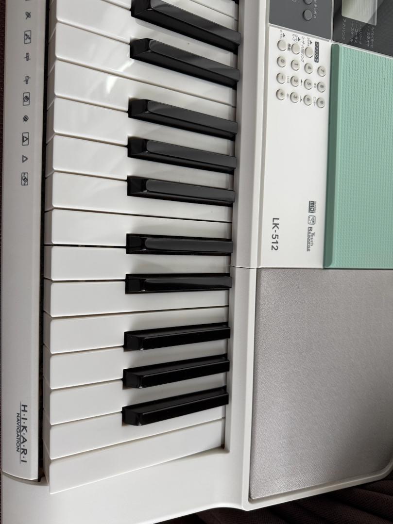 美品　CASIO カシオ LK-512 光ナビゲーション　キーボード