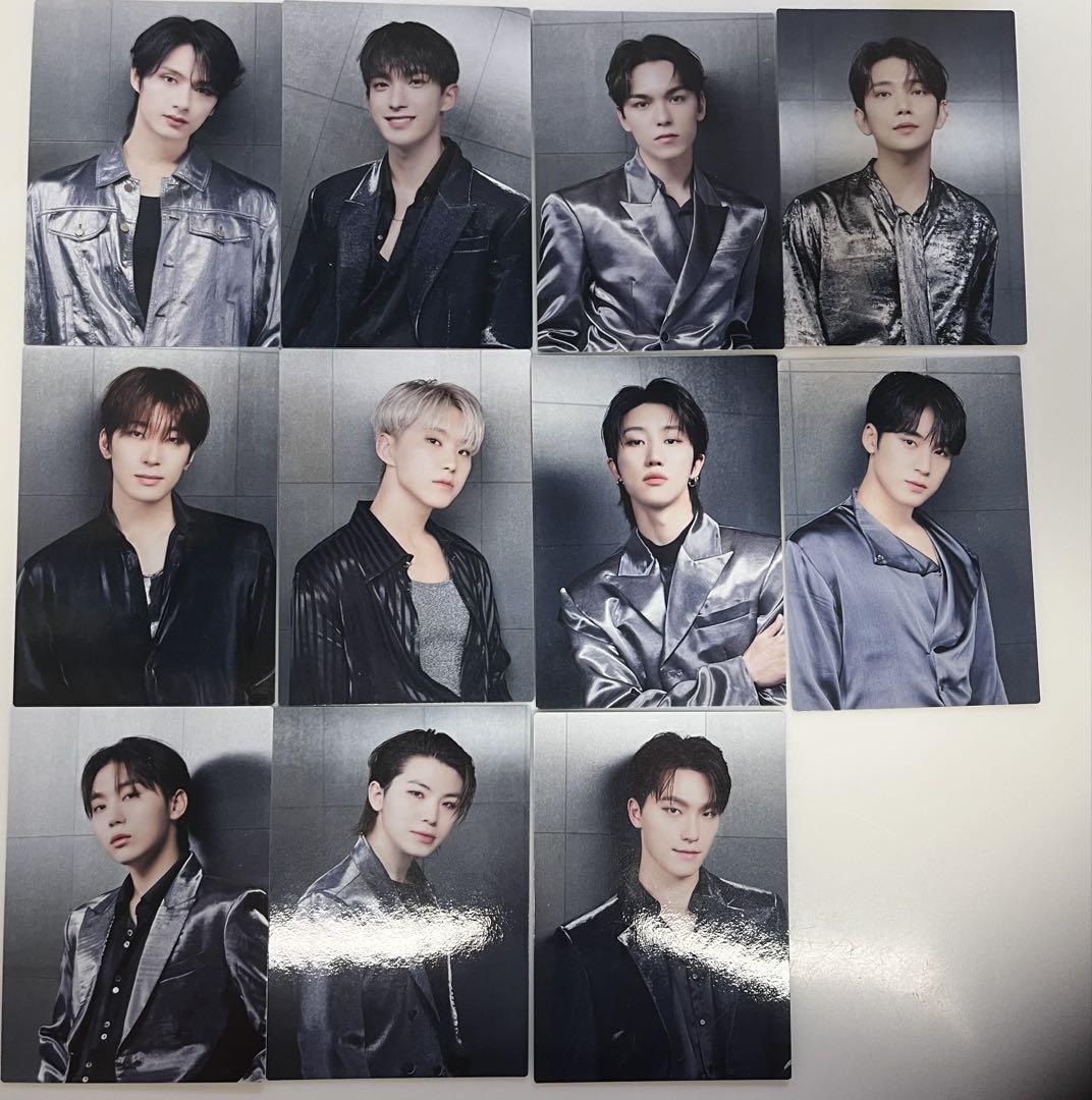 SEVENTEEN ダウンジャケット　トレーディングカード