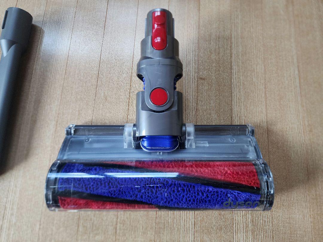 美品 Dyson 掃除機 V8 slim fluffy 木製スタンド付 ダイソン