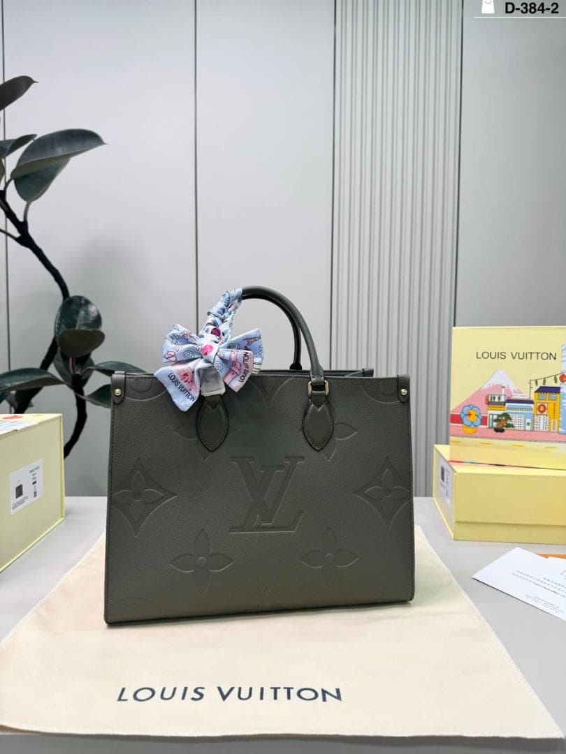 LOUIS VUITTON グレー ビジネスバッグ