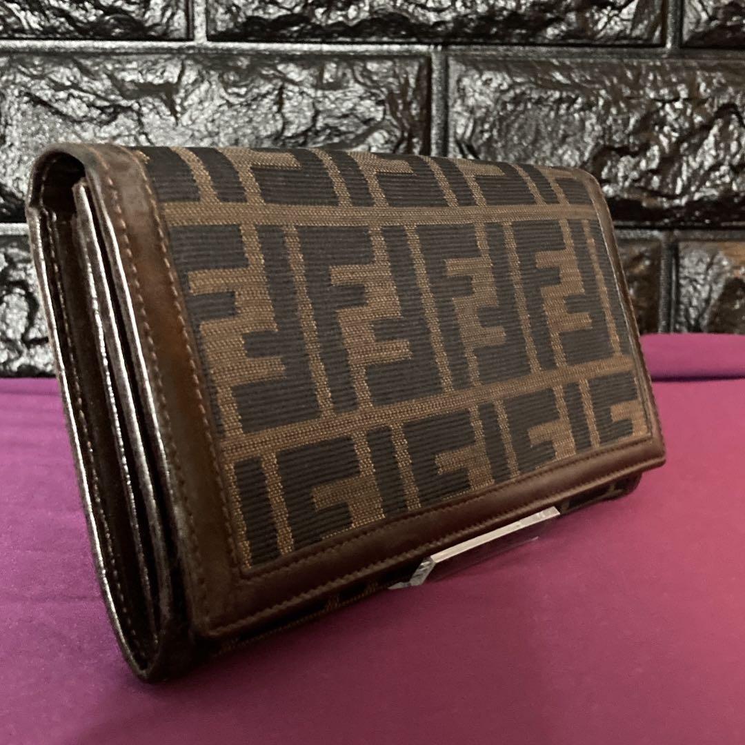 美品 希少 FENDI フェンディ 長財布 ラウンドジップ 7M0210 A42P