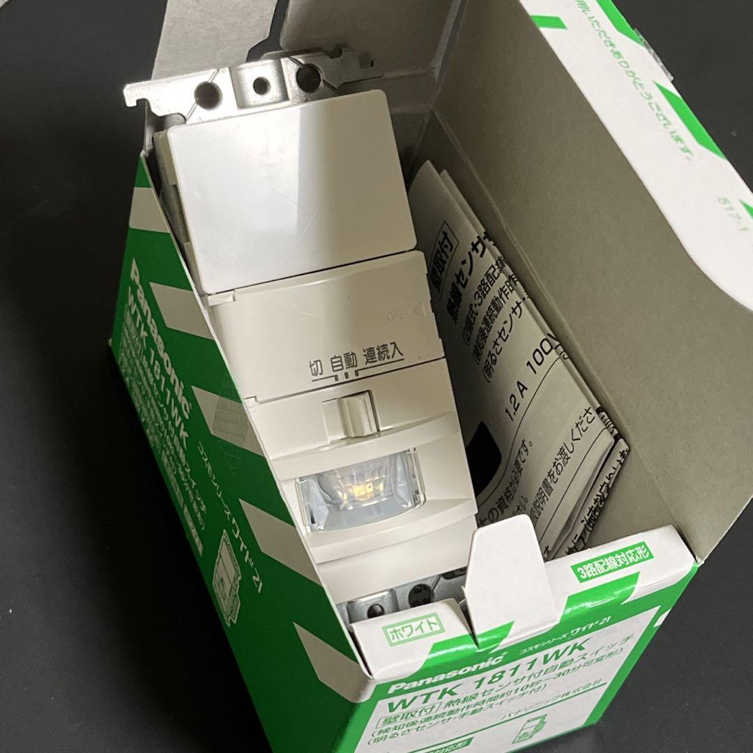 Panasonic WTK 1811WK 人感センサー付き自動スイッチ 3個 WTK1811WK 住宅向 コスモシリーズワイド21 壁取熱線センサ付自動