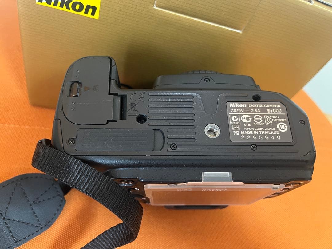 Nikon D7000 デジタル一眼レフカメラ