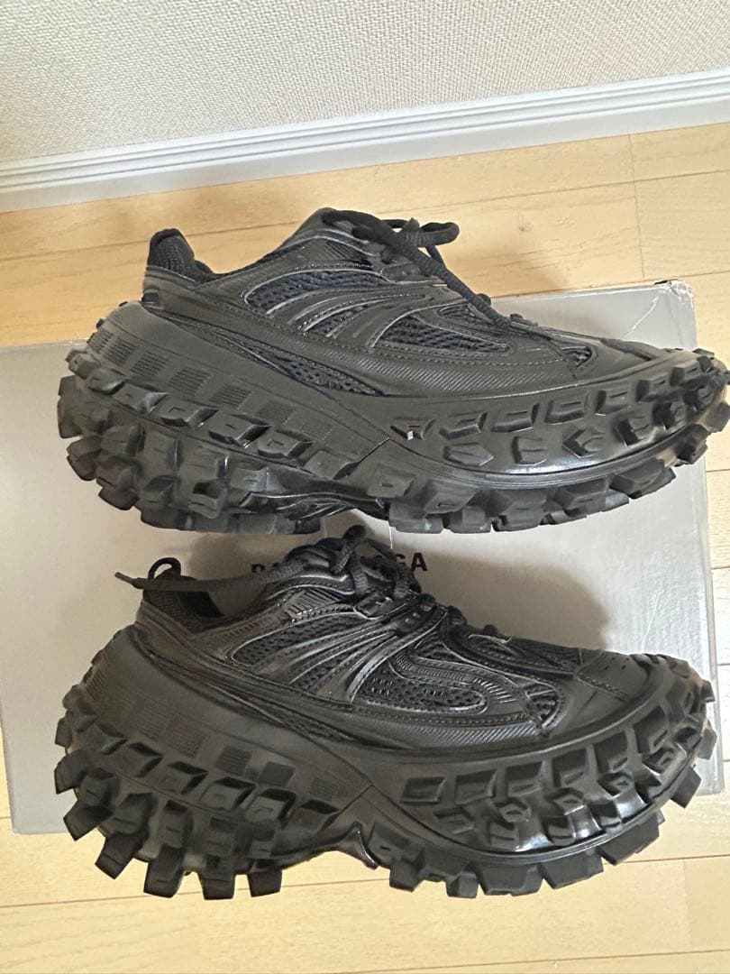 驚くほどの BALENCIAGA bouncer ブラック 3925cm 冷静な