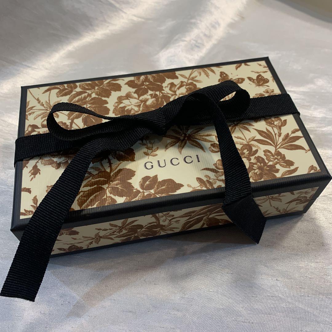 メルカリ Gucci チョコレートの空箱 ブルーム柄 茶系 レディース 1 000 中古や未使用のフリマ メルカリ Gucci チョコレートの空箱 ブルーム柄 茶系 レディース 1 000 中古や未使用のフリマ