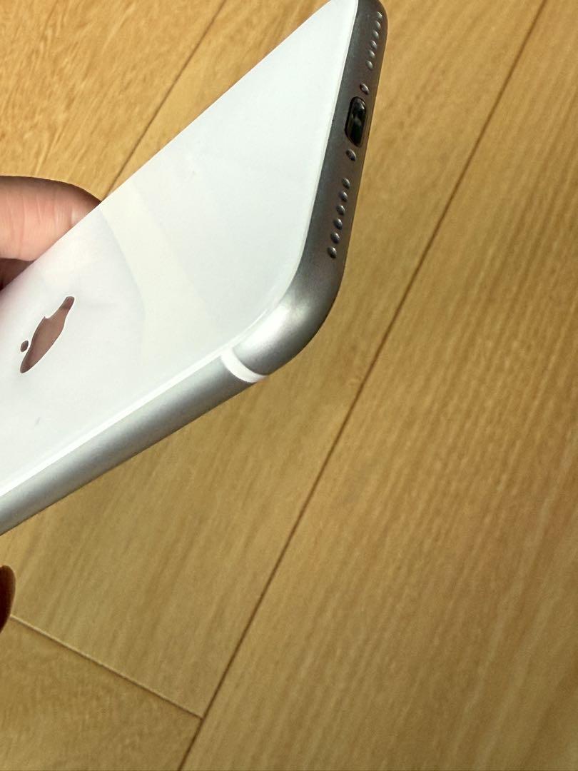 美品 iPhone SE 第2世代 128GB ホワイト