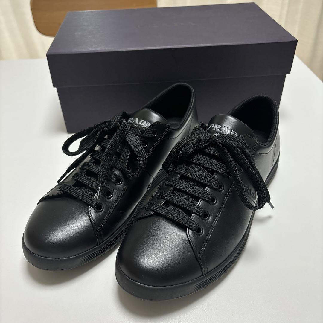 PRADA 黒 レザー スニーカー　超美品