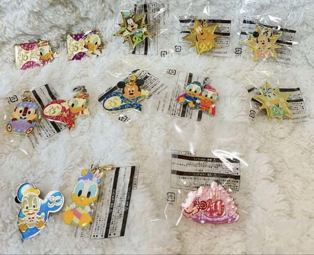 ディズニー キャラクターピン 美品 ディズニーキャラクター ピンバッチ 12個セット - メルカリ