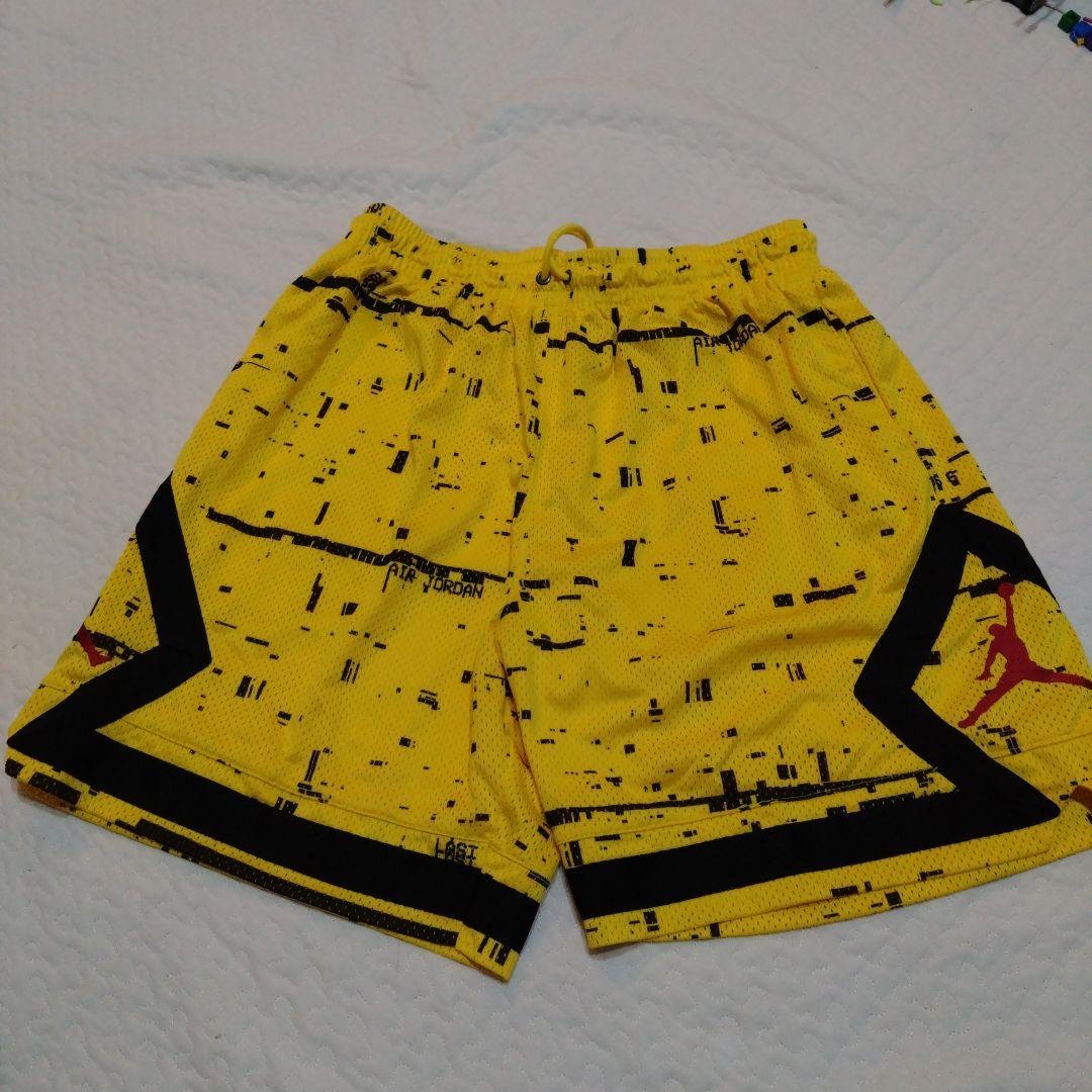 Jordan イエロー グラフィックショートパンツウェア