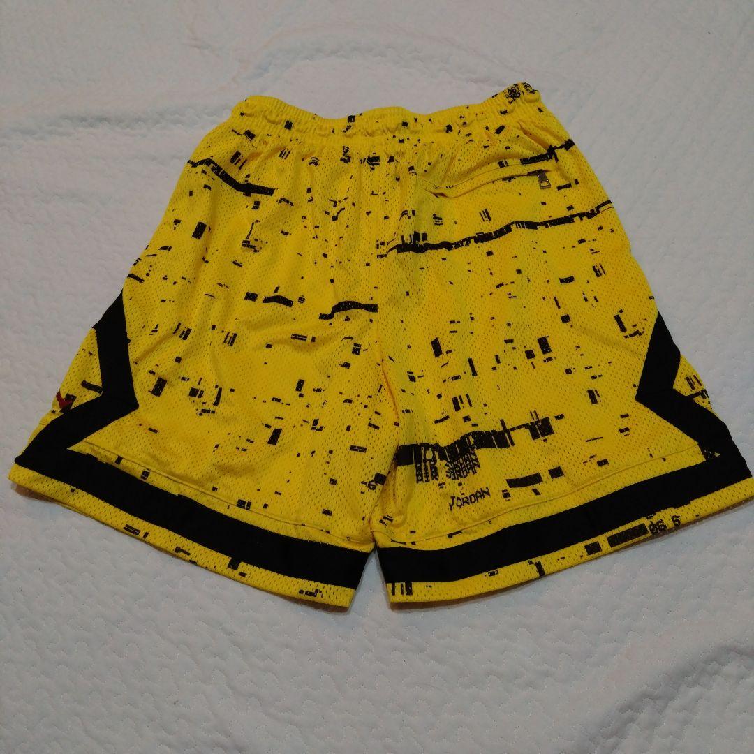 Jordan イエロー グラフィックショートパンツ