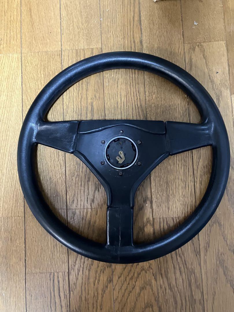 momoステアリング　BMW M3 AHG