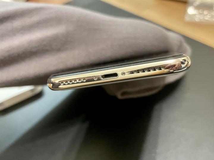明日発送可 iPhone X 256GB シルバー IZPS3-m22192859029 純正レザーケースおまけ 国産限定品