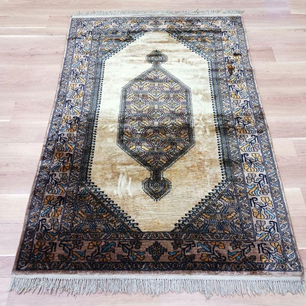 Y3075 パキスタン絨毯 ウール 手織り 181×122㎝ トライバルラグ Y3075 パキスタン絨毯 ウール 手織り 181×122㎝ トライバルラグ