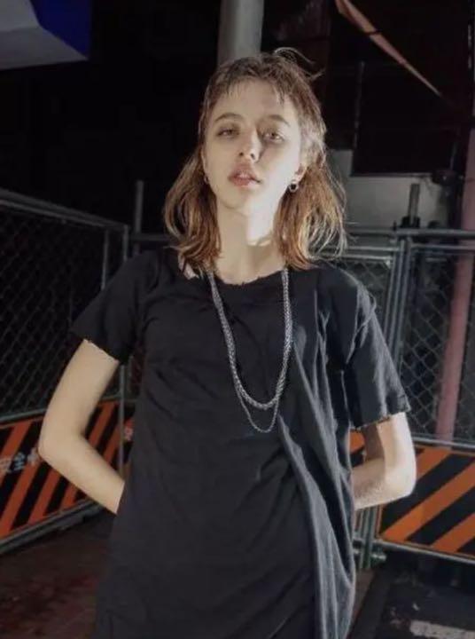 低価最新品 PERVERZE レイヤード Tシャツ F WlDpI-m22215792111 パーバーズ クラッシュ ダメージ HOT通販