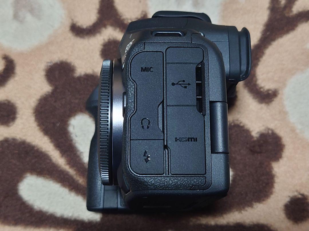 おまけ付き　Canon EOS R5 Mark II 本体