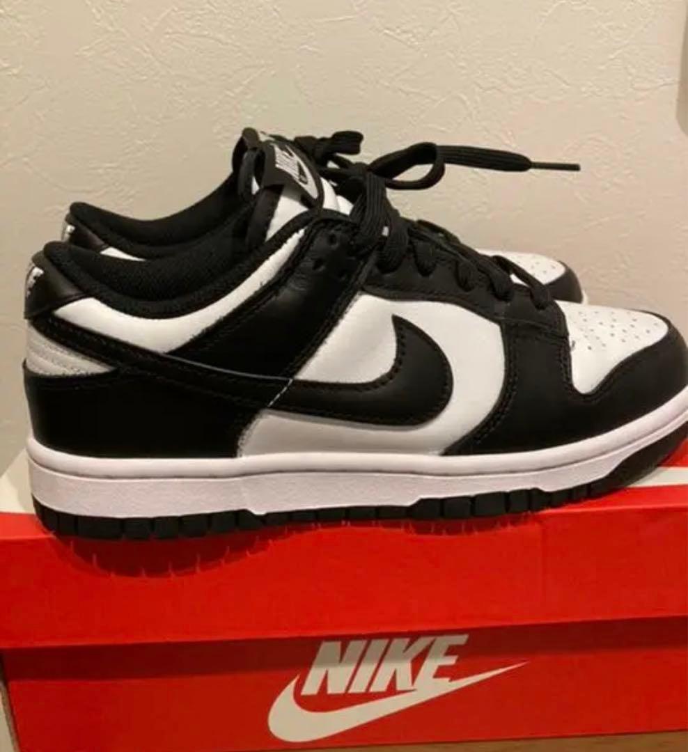 即納!最大半額!】 未使用に近い Nike WMNS Dunk Low \