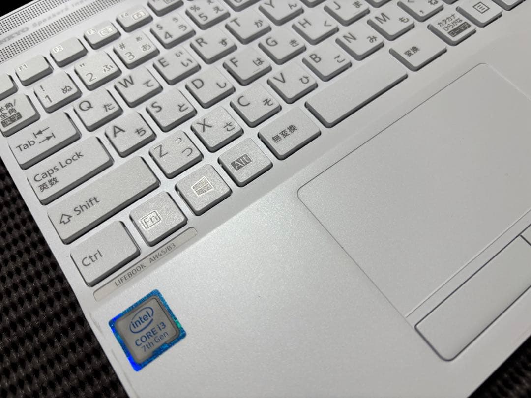 LIFEBOOK AH45/B3 i3-7130 SSD 256GB 8GB LIFEBOOK AH45/B3 i3-7130 SSD 256GB 8GB