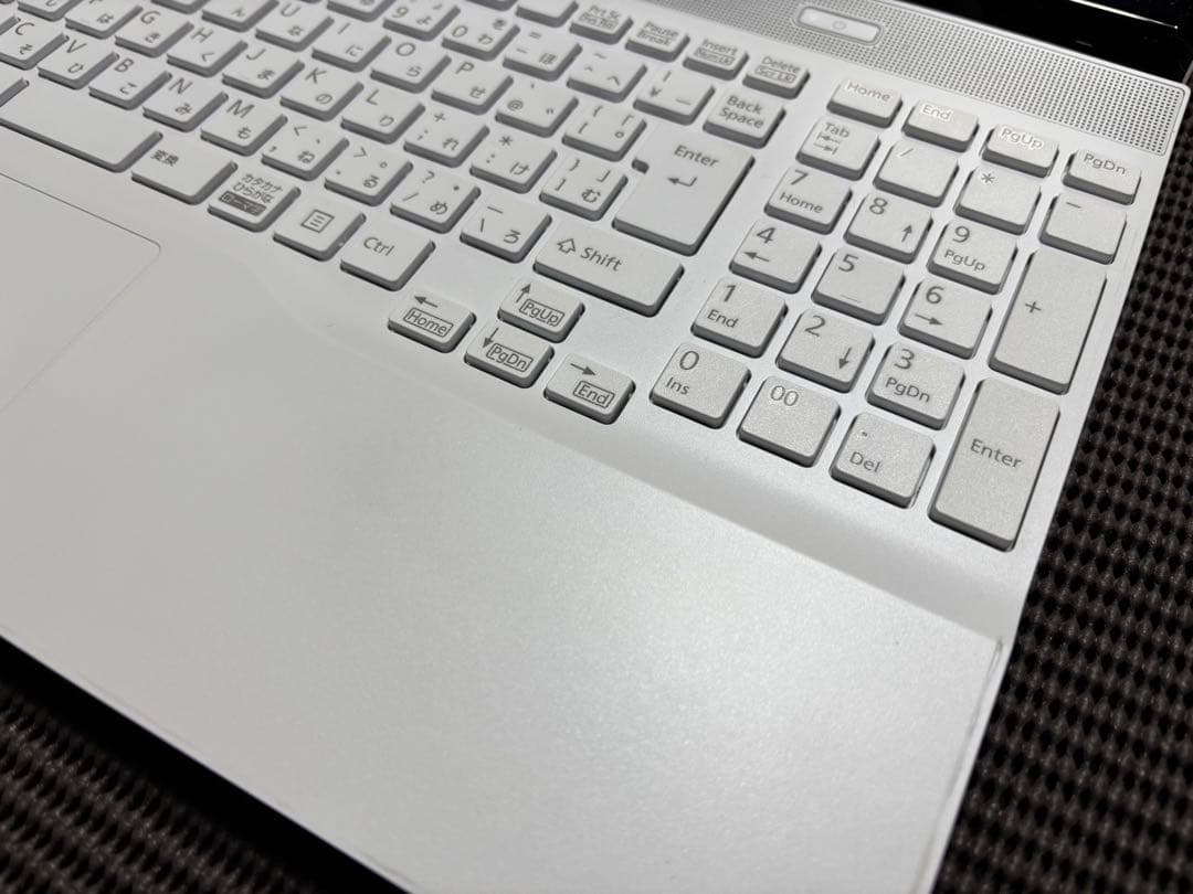 LIFEBOOK AH45/B3 i3-7130 SSD 256GB 8GB LIFEBOOK AH45/B3 i3-7130 SSD 256GB 8GB