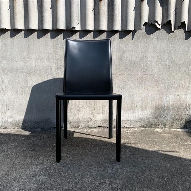 erba（エルバイタリア）マントヴァダイニングチェア　※スレ有①