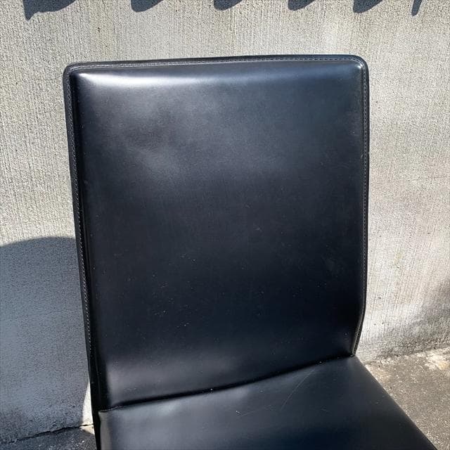 erba（エルバイタリア）マントヴァダイニングチェア　※スレ有①