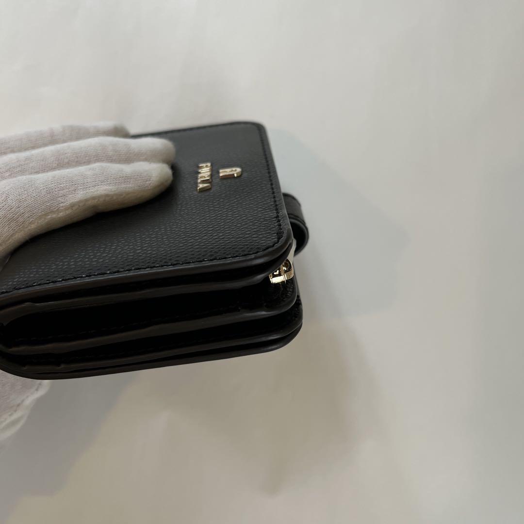 未使用品】 フルラ コンパクトウォレット アーチロゴ ブラック