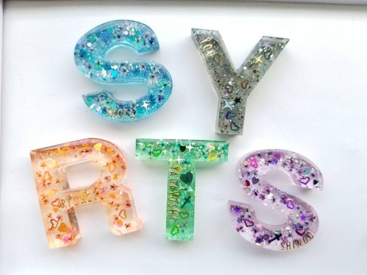 オーダー制★レジン アルファベット イニシャル キーホルダー オーダー制★レジン アルファベット イニシャル キーホルダー