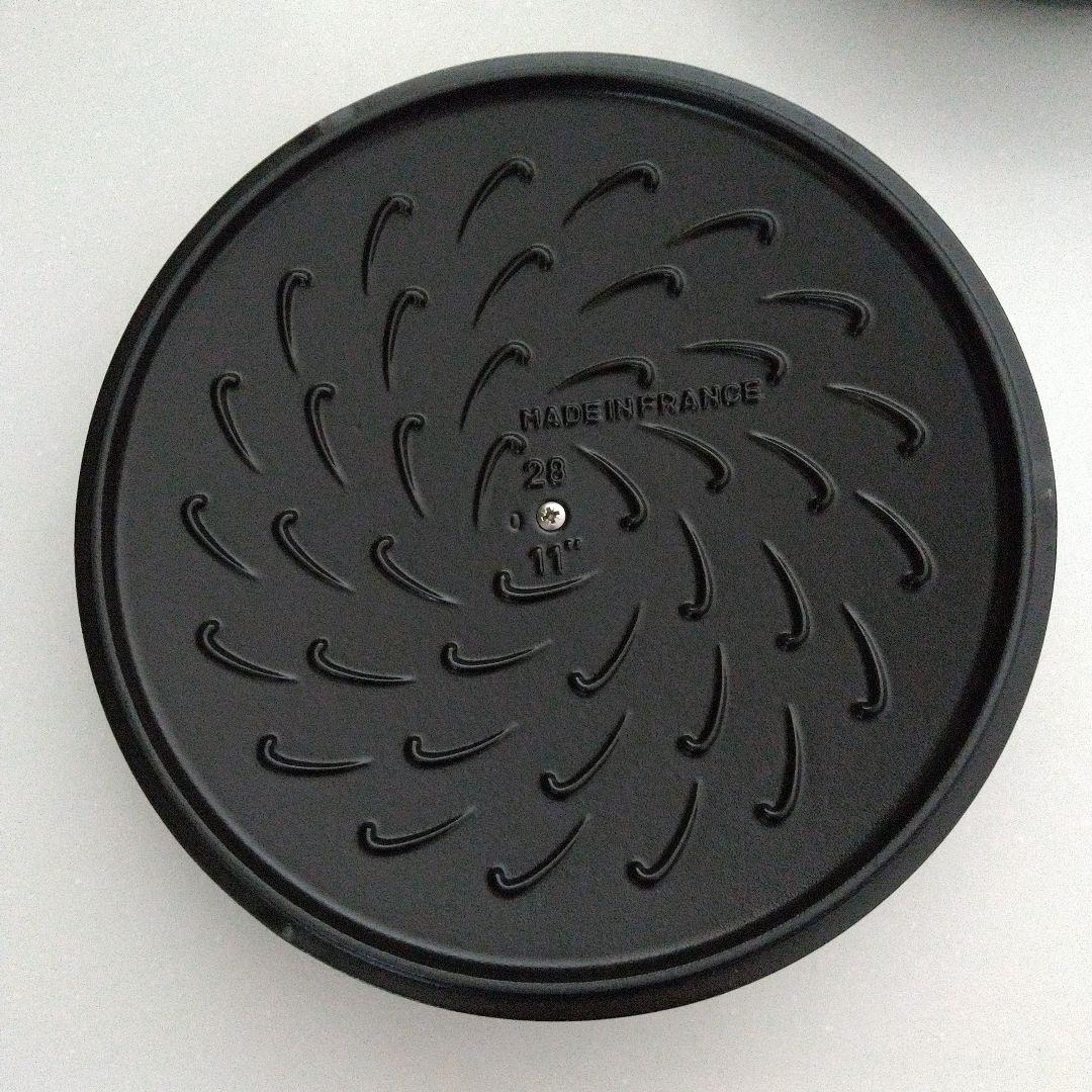 staub ブレイザー ソテーパン 28cm（ブラック）