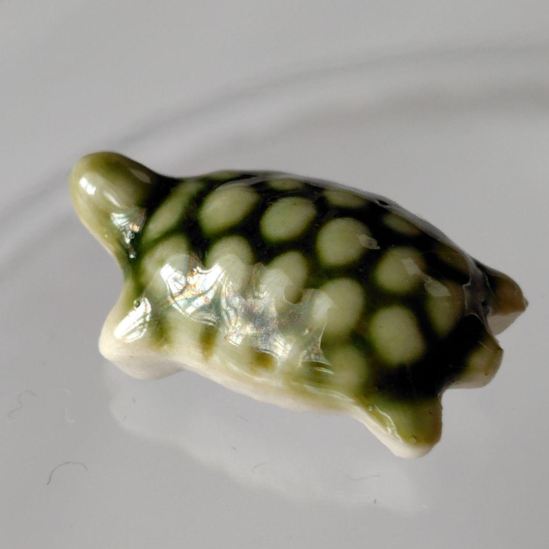 小さな小さな亀の置物 陶器 マメ亀 小亀 縁起物 - メルカリ