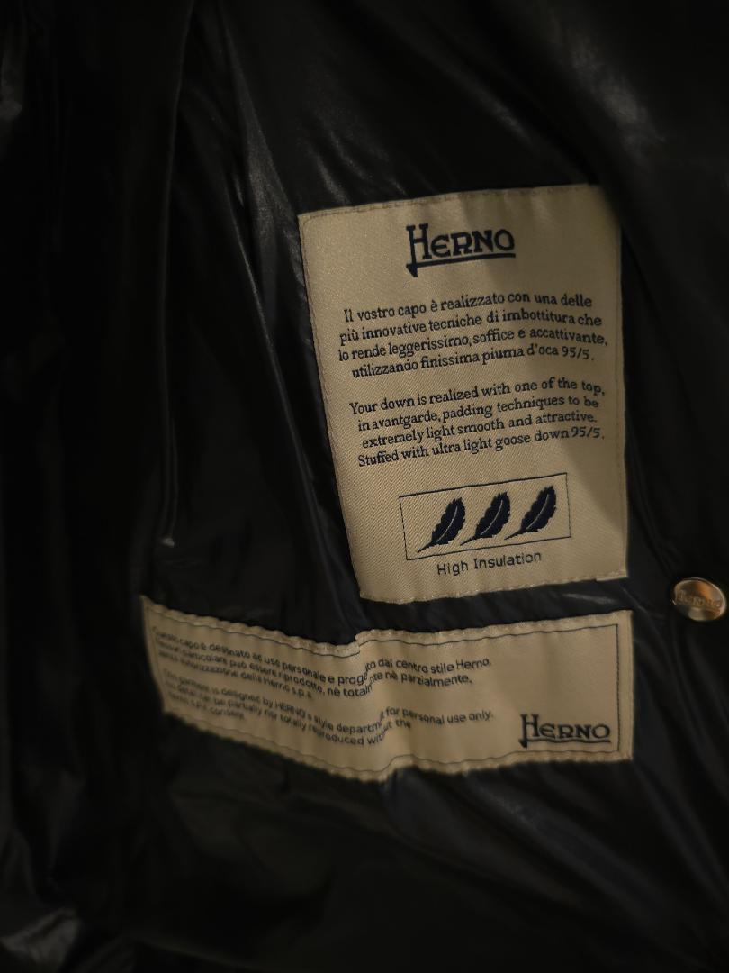 超軽量！Herno タウンユース マットブラック ダウンジャケット