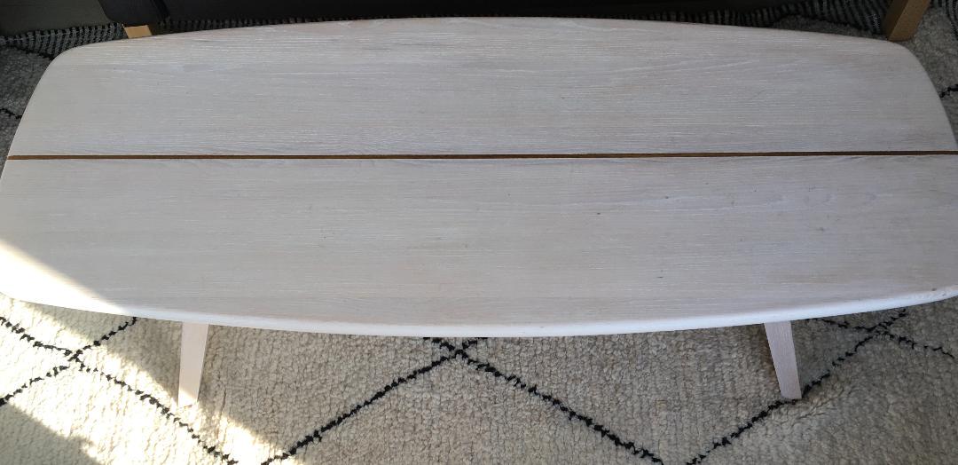 MONTAUK COFFEE TABLE (サーフボードのよう)