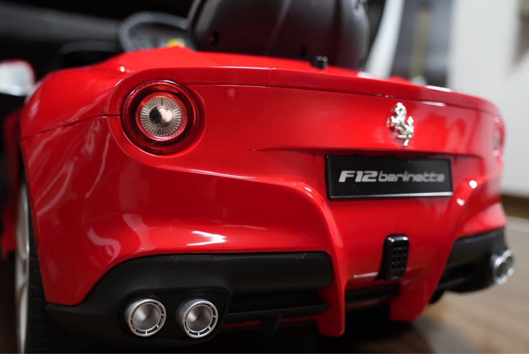 フェラーリ F12ベルリネッタ 乗用ラジコンカー フェラーリ F12ベルリネッタ 乗用ラジコンカー