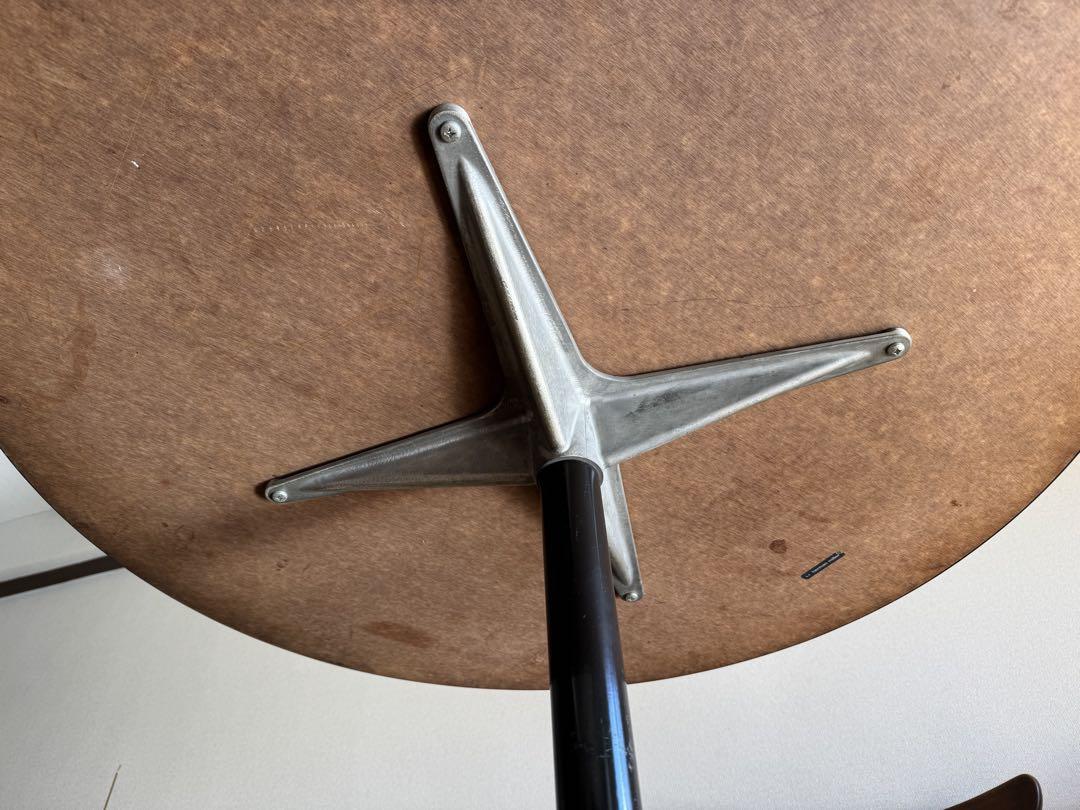 used イームズテーブル - コントラクトベース Herman Miller