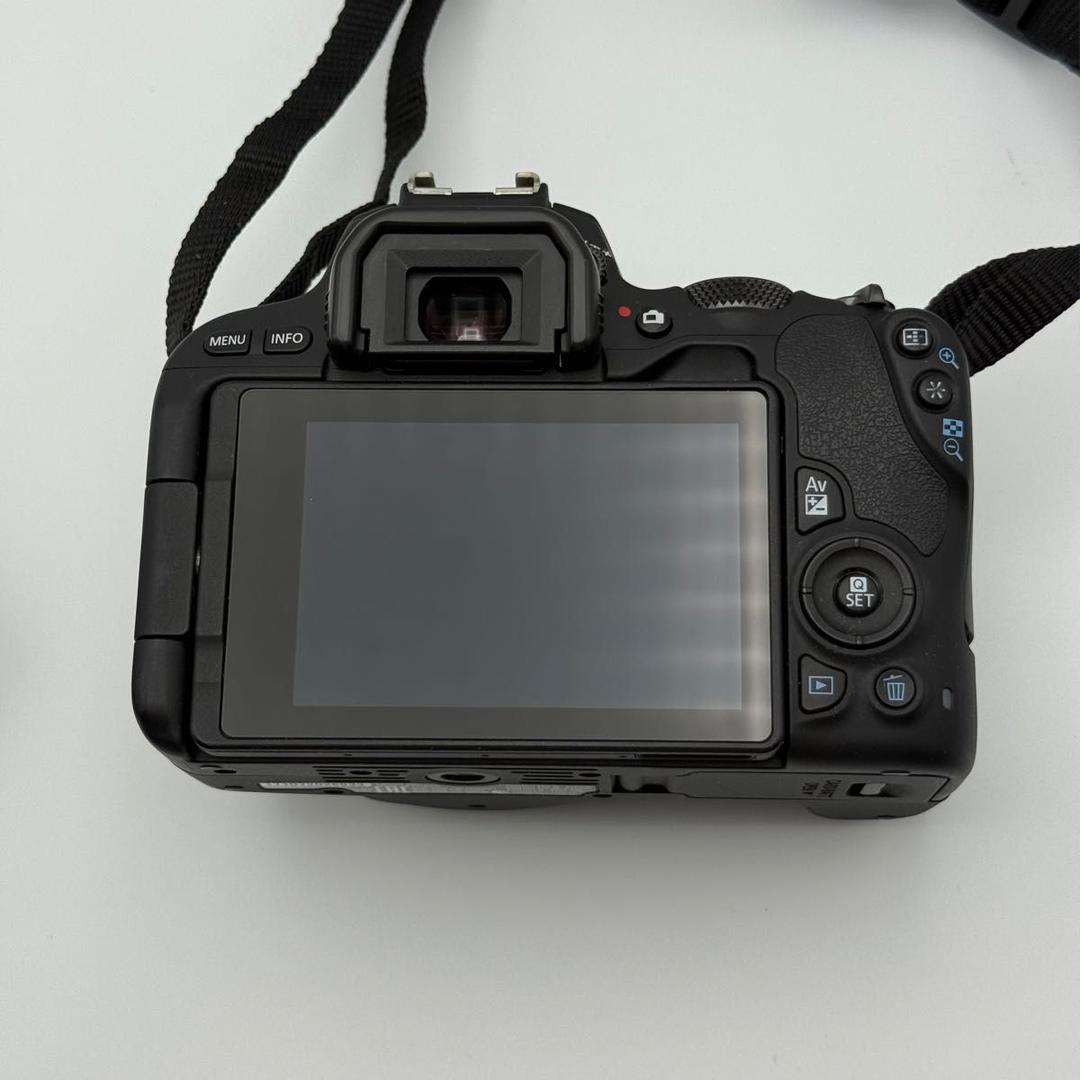 Canon EOS KISS X9 レンズキット　ブラック