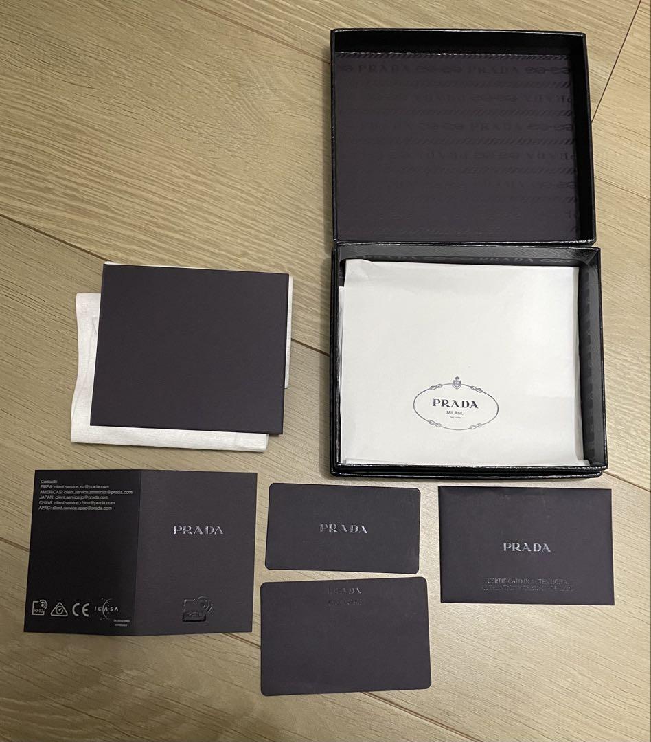 美品　PRADA プラダ　財布　サフィアーノレザー　箱付　黒