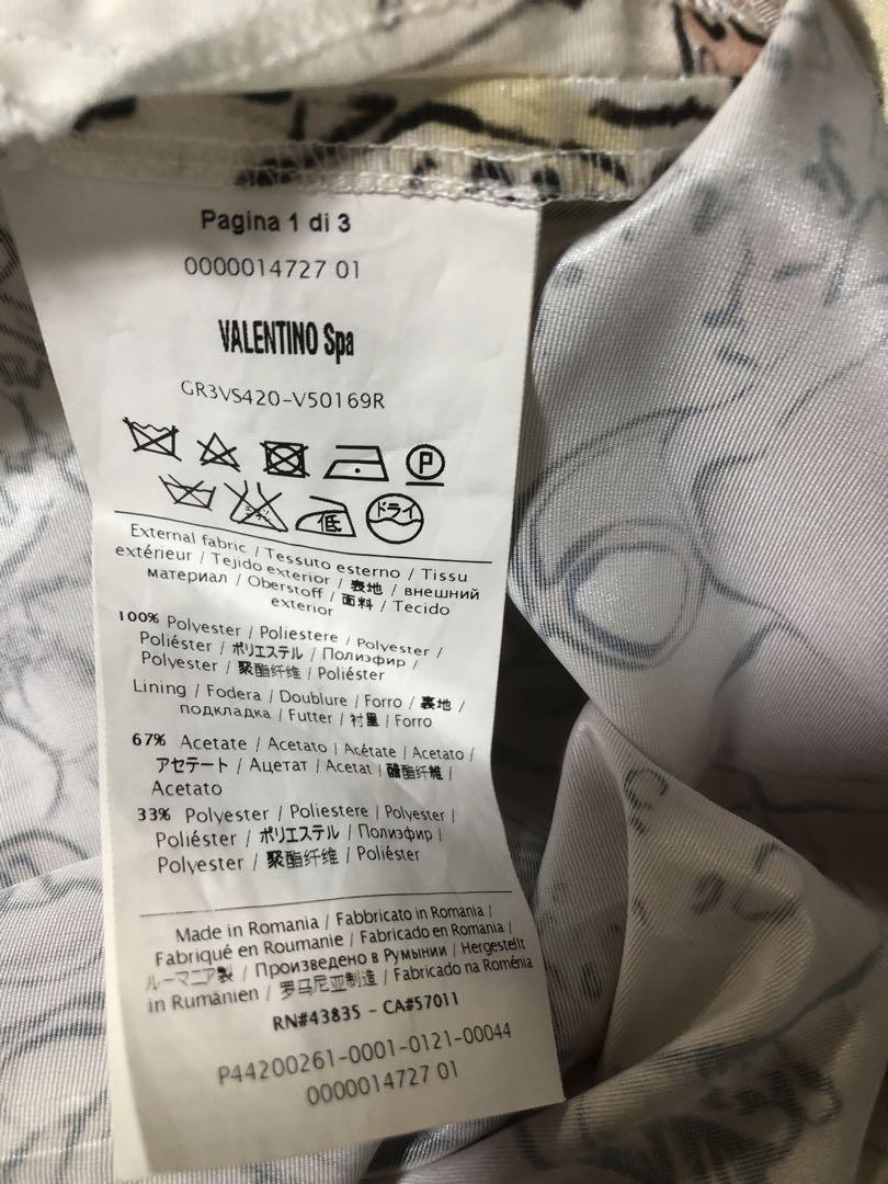 ローラさん着用　レッドヴァレンティノ ワンピースとサーモンピンクカットソー