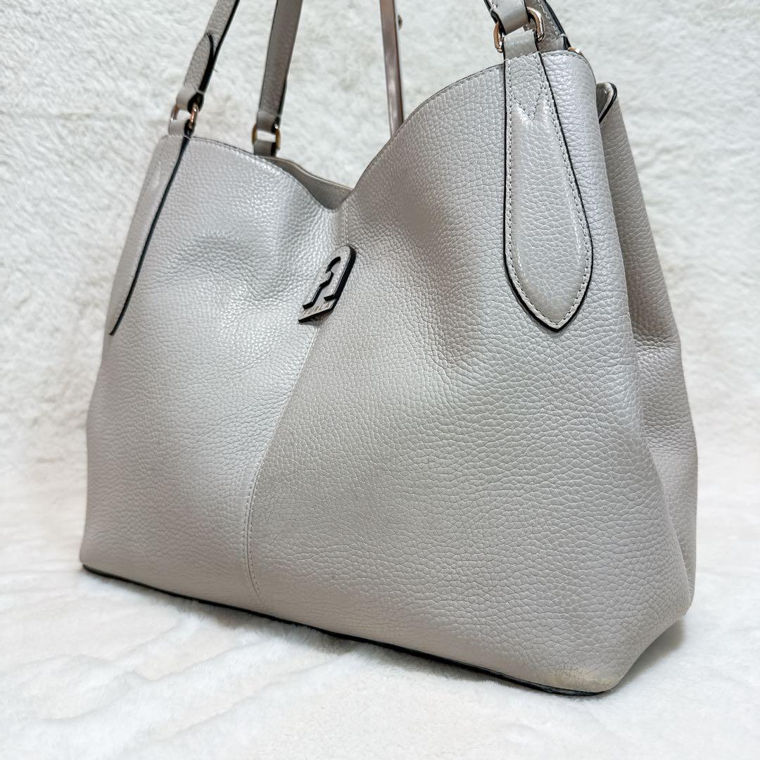 最新 トートバッグ ダフネ フルラ 現行✨ アーチロゴ シボ革 A4可 バッグ