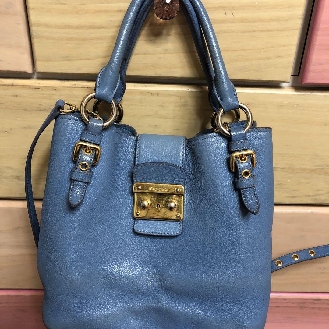 【miumiu】ウーブンストラップ カメラ ショルダーバッグ・中古 美品 MIUMIU ミュウミュウ マドラス レザー カメラバッグ