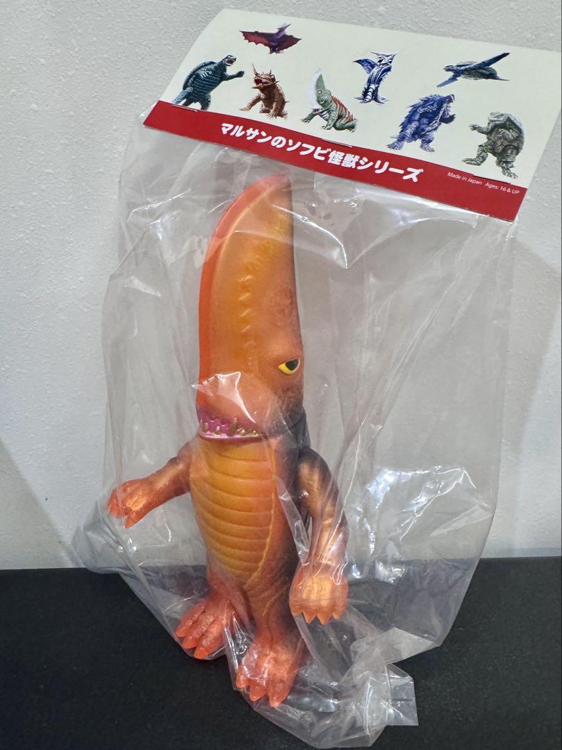 【SALE／55%OFF】 マルサン ガメラ オレンジクリア 2025ソフビ 復刻版ギロン ピンズ・ピンバッジ・缶バッジ