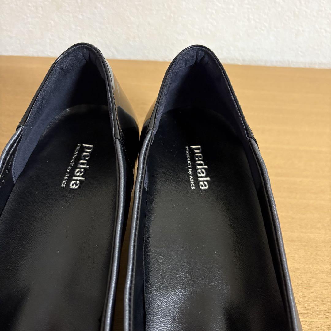 【新品未使用】アシックス　ペダラ　レザーパンプス　エナメル　スクエアトゥ 3E