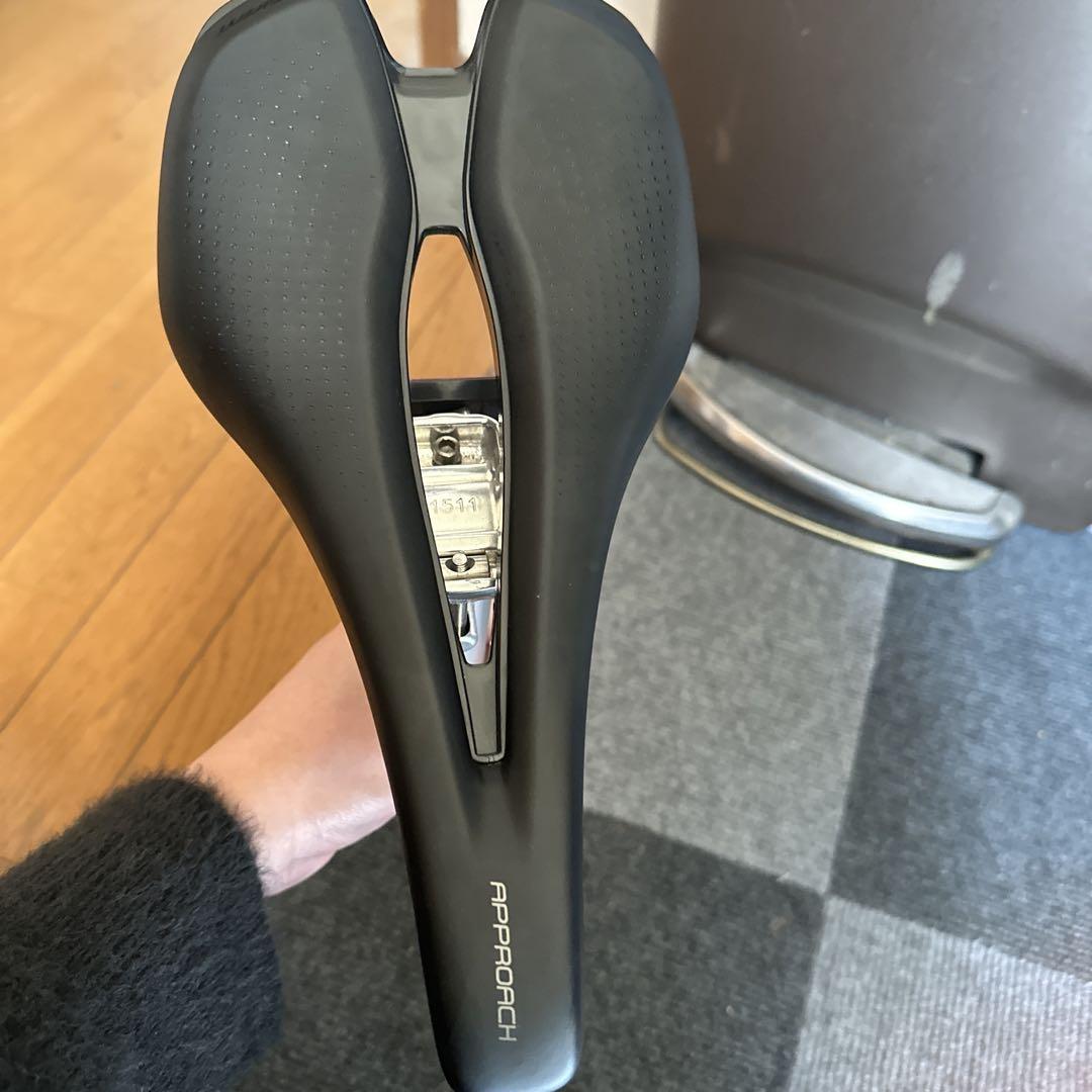 KCNC TI PRO LITE-8000シートポスト GIANT サドル付き