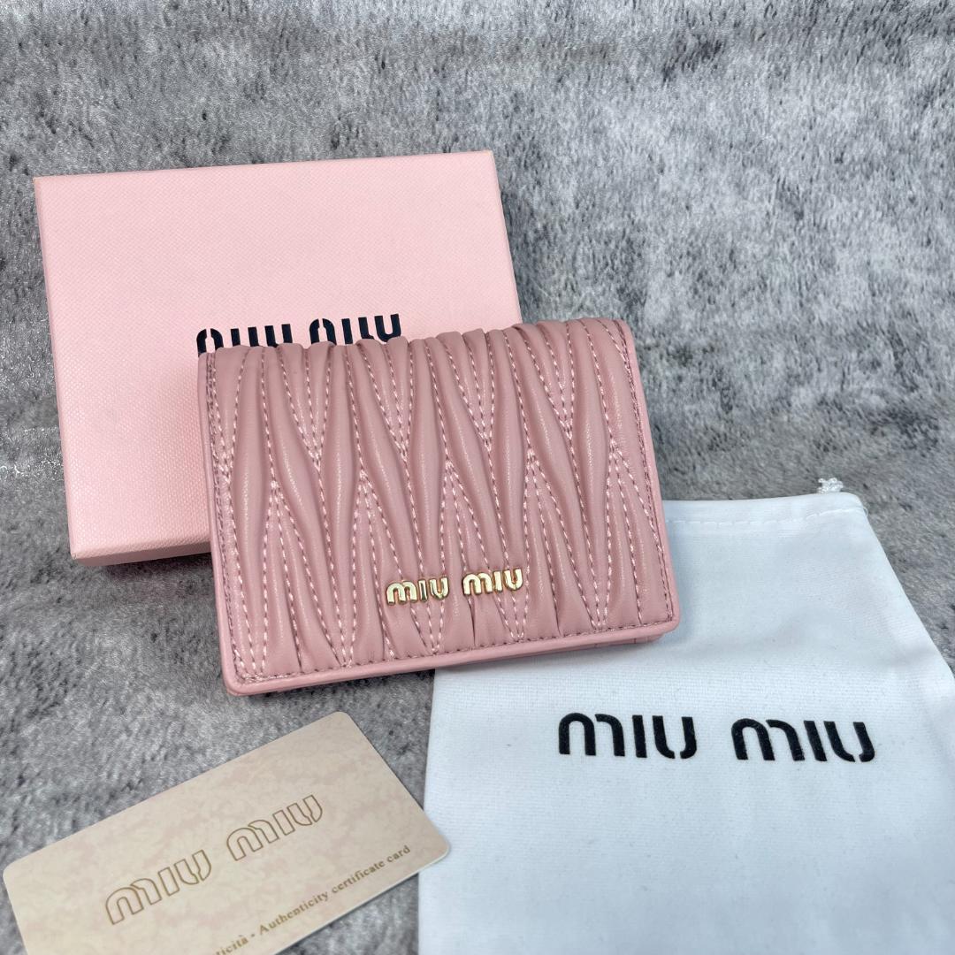 早い者勝ち MIUMIU 折り財布 マテラッセ ピンクベージュ